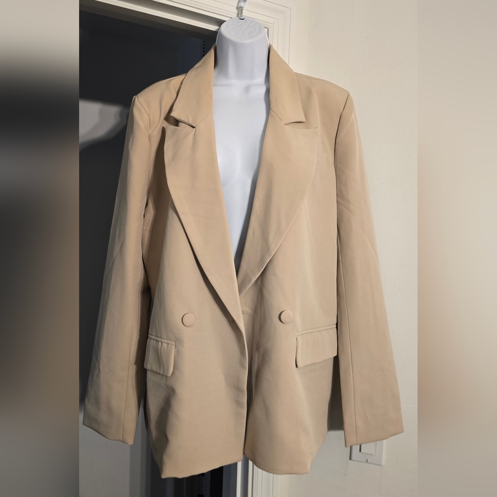 NWOT PrettyLittleThing Womens Oversized Beige Blazer - Size 6 - Picture 3 of 5